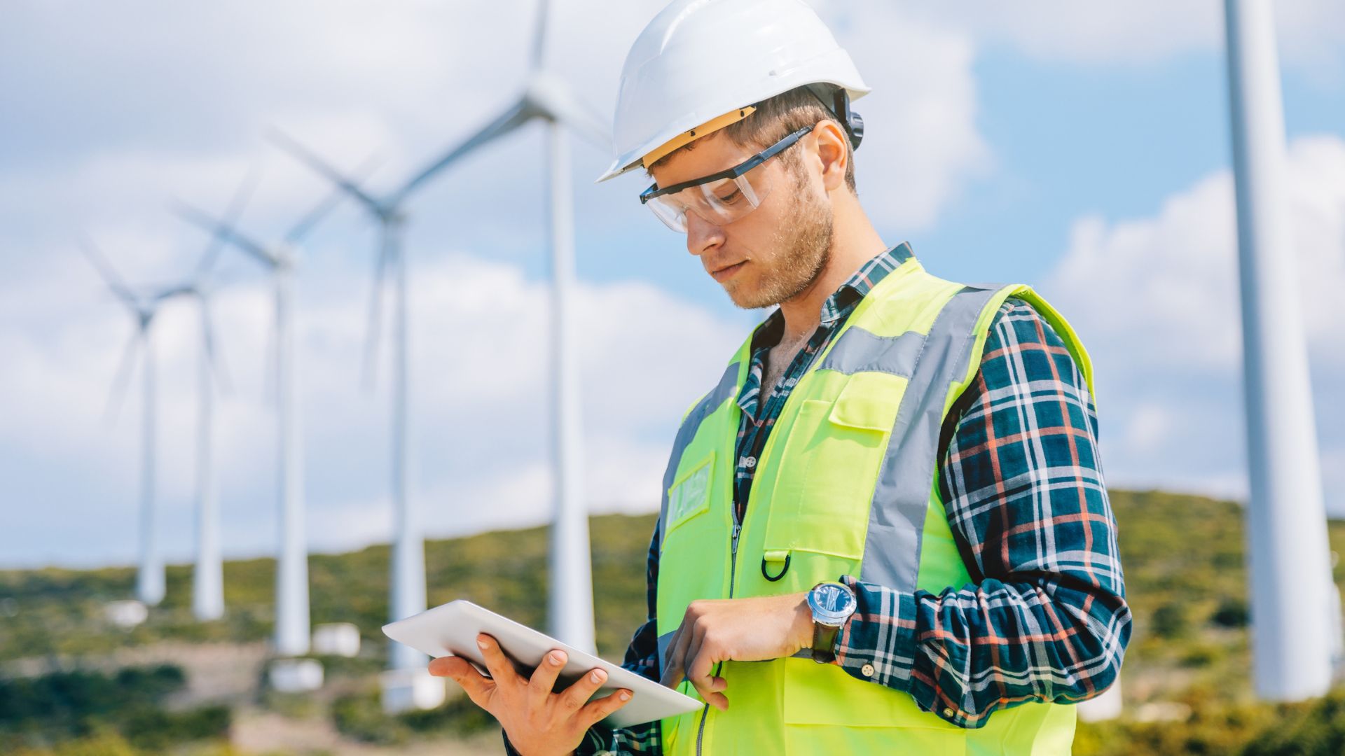 The Importance of Empowering Field Service Technicians With Always Ready Tools
